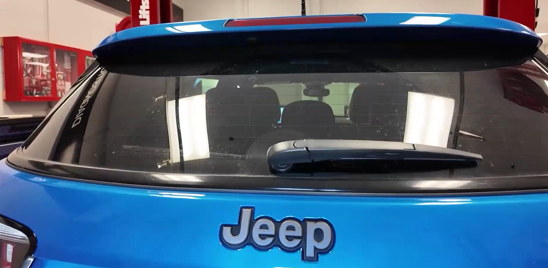 2025 Jeep Compass Functional Test Rear Window Wiper In action